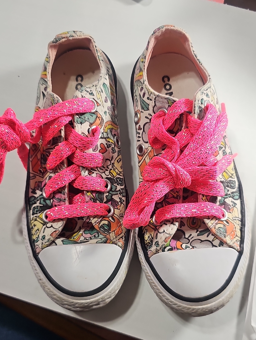 Converse Kids Low Top Sneakers with Bright Pink Glitter Laces